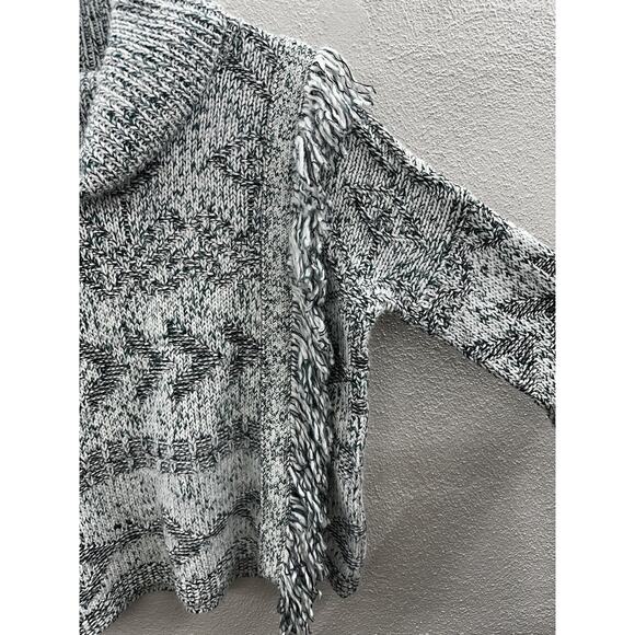 Lucky Brand Womens Sweater Size Medium Turtleneck Fringe Green White Pullover - Picture 4 of 12